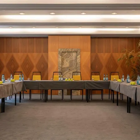 Parkhotel Laurin Hotel